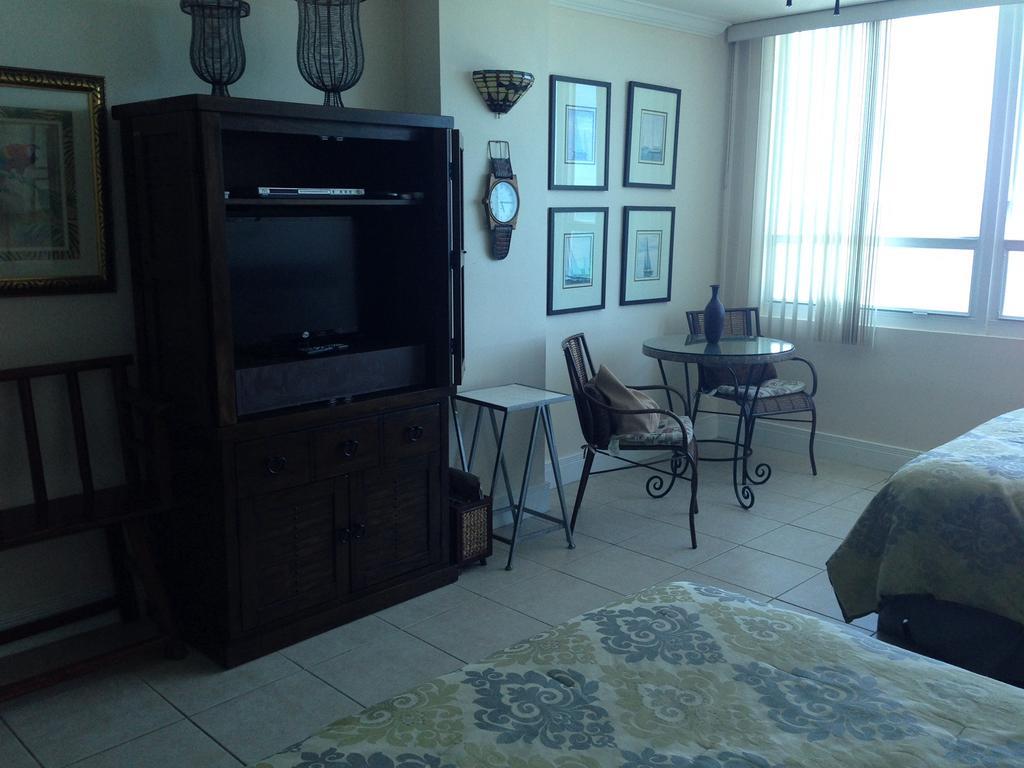 Ocean Front Studio Units Miami Beach Exterior photo