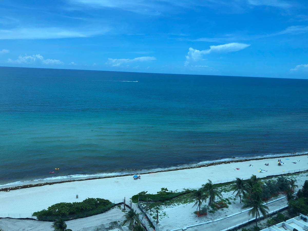 Ocean Front Studio Units Miami Beach Exterior photo